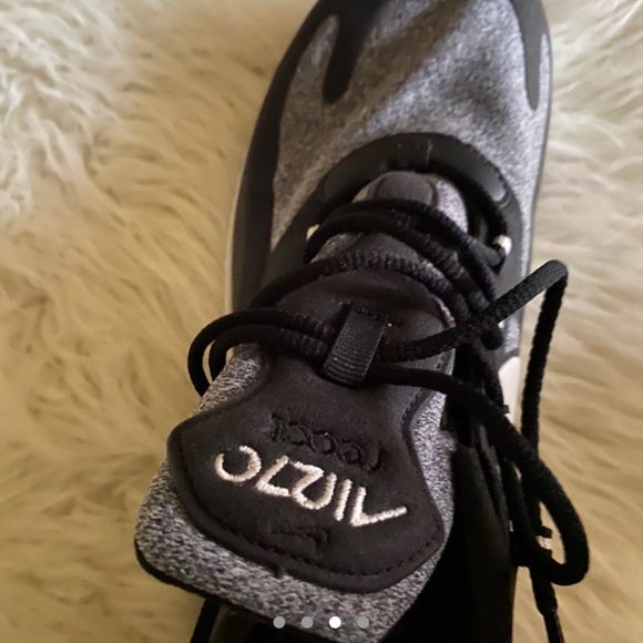 Nike Air Max React Winter Sneakers - Picture 3 of 4